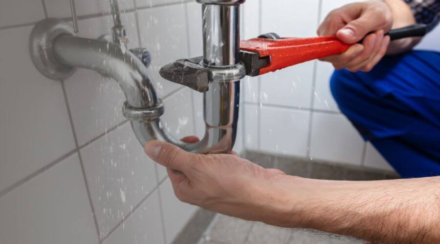 Expert burst pipe repair services in Yoakum, TX
